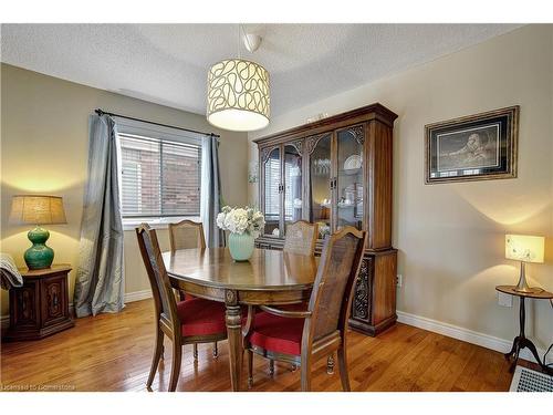 24 Bluewater Drive, Cambridge, ON - Indoor Photo Showing Dining Room