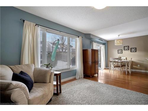 24 Bluewater Drive, Cambridge, ON - Indoor Photo Showing Living Room