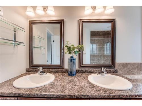 313 Zeller Drive, Kitchener, ON - Indoor Photo Showing Bathroom