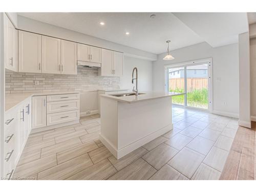 240 Applewood Street, Plattsville, ON - Indoor Photo Showing Kitchen With Upgraded Kitchen