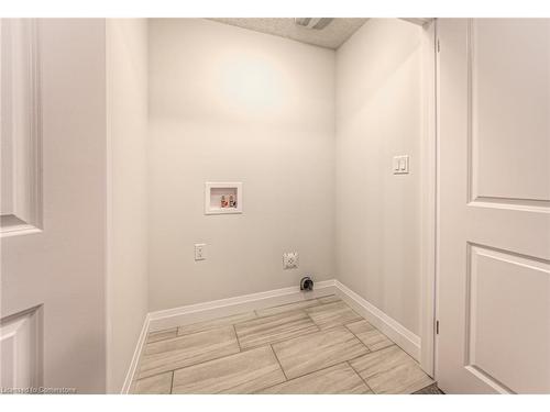 240 Applewood Street, Plattsville, ON - Indoor Photo Showing Other Room