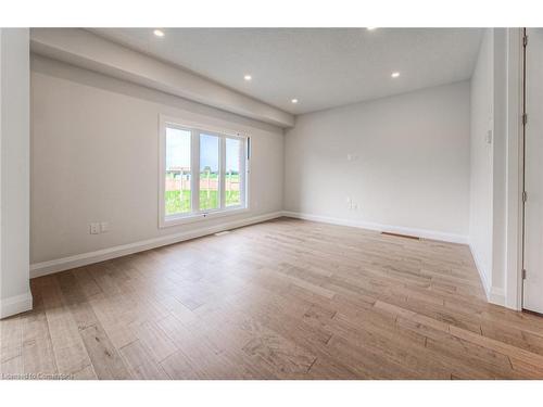 240 Applewood Street, Plattsville, ON - Indoor Photo Showing Other Room