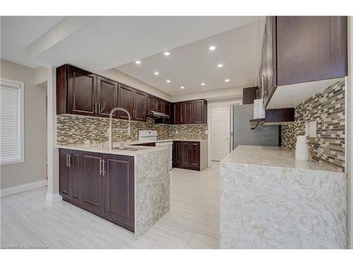 366 Saginaw Parkway, Cambridge, ON - Indoor Photo Showing Kitchen