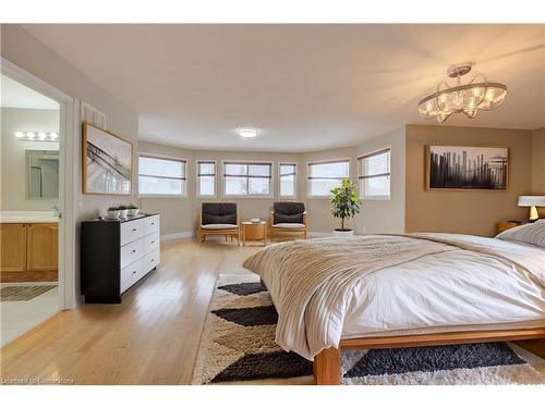 366 Saginaw Parkway, Cambridge, ON - Indoor Photo Showing Bedroom