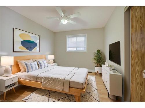 366 Saginaw Parkway, Cambridge, ON - Indoor Photo Showing Bedroom