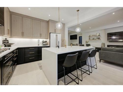 641 Wild Rye Street, Waterloo, ON - Indoor Photo Showing Kitchen With Upgraded Kitchen