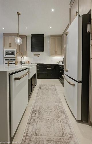 641 Wild Rye Street, Waterloo, ON - Indoor Photo Showing Kitchen