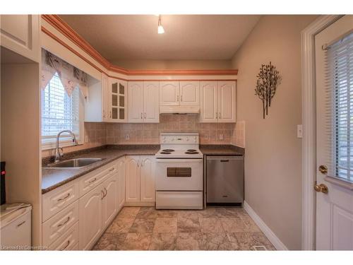 3 Berry Patch Lane, Cambridge, ON - Indoor Photo Showing Kitchen