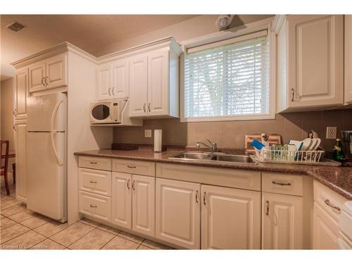 3 Berry Patch Lane, Cambridge, ON - Indoor Photo Showing Kitchen With Double Sink