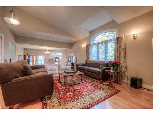 3 Berry Patch Lane, Cambridge, ON - Indoor Photo Showing Living Room