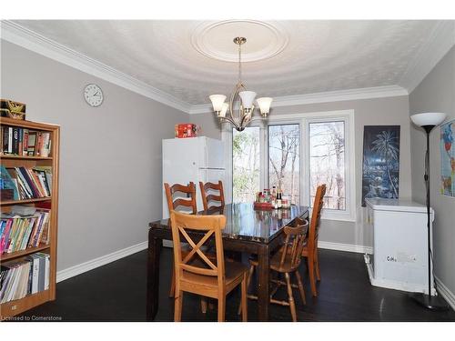 701 University Avenue E, Waterloo, ON - Indoor Photo Showing Dining Room