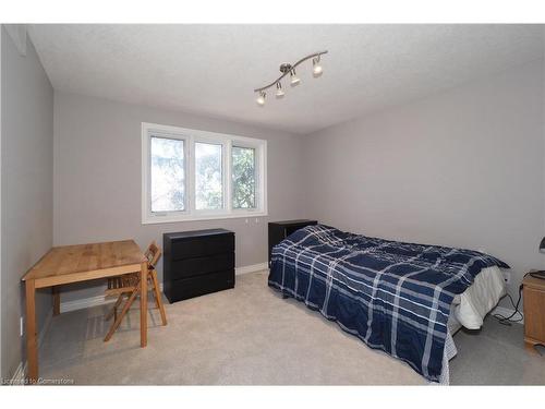 701 University Avenue E, Waterloo, ON - Indoor Photo Showing Bedroom