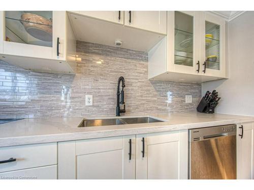 156 Carter Crescent, Cambridge, ON - Indoor Photo Showing Kitchen With Double Sink With Upgraded Kitchen