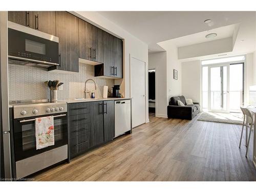 203-15 Wellington Street S, Kitchener, ON - Indoor Photo Showing Kitchen With Stainless Steel Kitchen