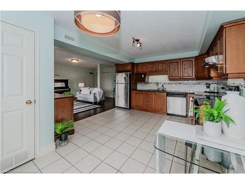 302-1522 King Street E, Kitchener, ON - Indoor Photo Showing Kitchen