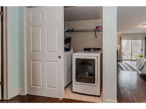 302-1522 King Street E, Kitchener, ON - Indoor Photo Showing Laundry Room