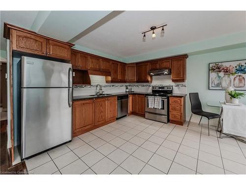 302-1522 King Street E, Kitchener, ON - Indoor Photo Showing Kitchen