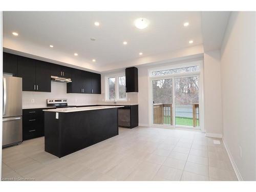 1305-585 Colborne Street E, Brantford, ON - Indoor Photo Showing Kitchen With Upgraded Kitchen