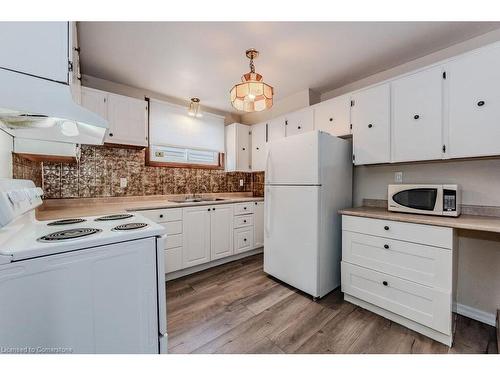 72 Obermeyer Drive, Kitchener, ON - Indoor Photo Showing Kitchen