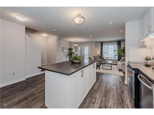 2B-115 South Creek Drive, Kitchener, ON - Indoor Photo Showing Kitchen With Upgraded Kitchen