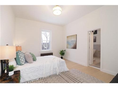 85 Alma Street S, Guelph, ON - Indoor Photo Showing Bedroom