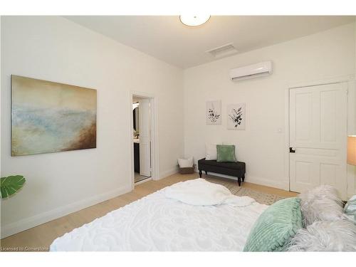 85 Alma Street S, Guelph, ON - Indoor Photo Showing Bedroom