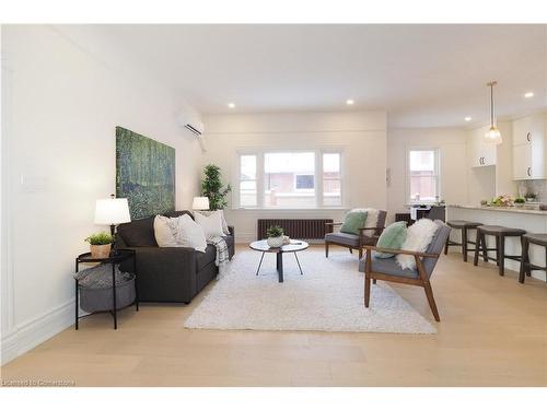 85 Alma Street S, Guelph, ON - Indoor Photo Showing Living Room