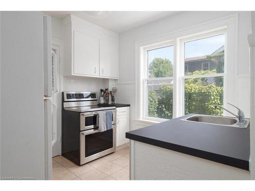 34 Park Street, Kitchener, ON - Indoor Photo Showing Kitchen