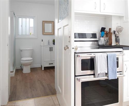 34 Park Street, Kitchener, ON - Indoor Photo Showing Bathroom