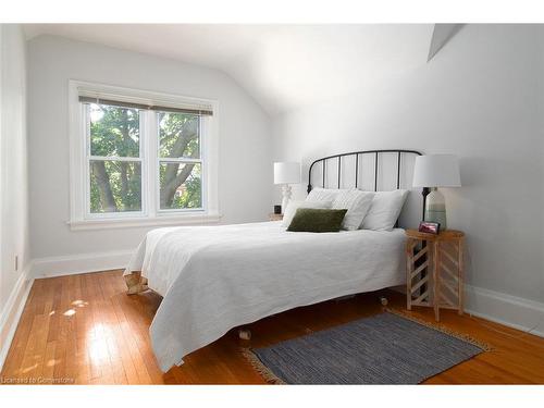 34 Park Street, Kitchener, ON - Indoor Photo Showing Bedroom