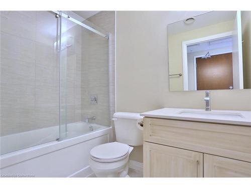 1712-108 Garment Street, Kitchener, ON - Indoor Photo Showing Bathroom