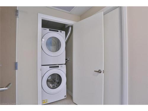 1712-108 Garment Street, Kitchener, ON - Indoor Photo Showing Laundry Room