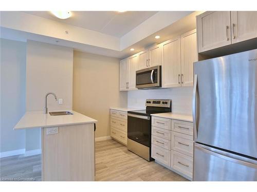 1712-108 Garment Street, Kitchener, ON - Indoor Photo Showing Kitchen