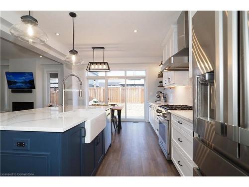 258 Sedgewood Street, Kitchener, ON - Indoor Photo Showing Kitchen With Upgraded Kitchen