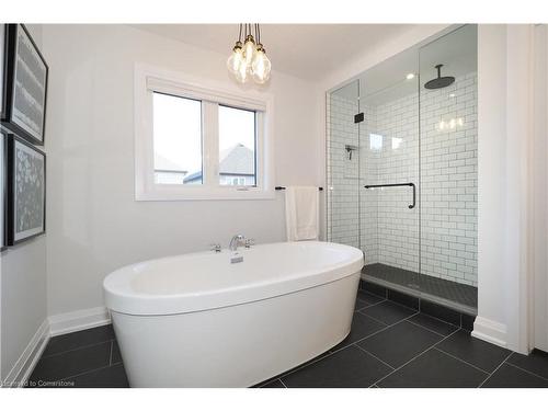 258 Sedgewood Street, Kitchener, ON - Indoor Photo Showing Bathroom