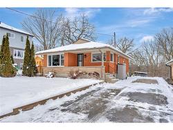 11 Southmoor Drive  Kitchener, ON N2M 4M5