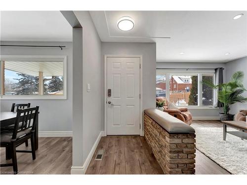 11 Southmoor Drive, Kitchener, ON - Indoor Photo Showing Living Room