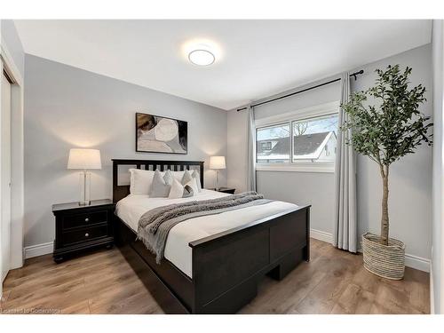 11 Southmoor Drive, Kitchener, ON - Indoor Photo Showing Bedroom