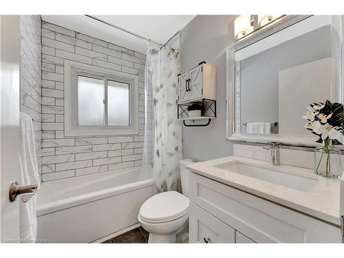 11 Southmoor Drive, Kitchener, ON - Indoor Photo Showing Bathroom