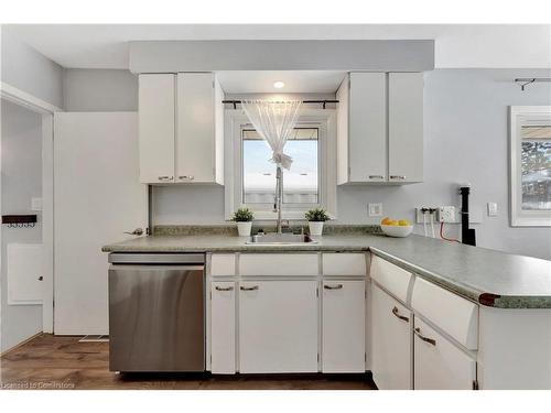 11 Southmoor Drive, Kitchener, ON - Indoor Photo Showing Kitchen