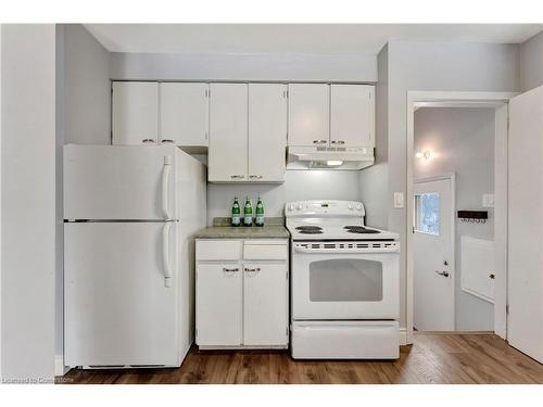 11 Southmoor Drive, Kitchener, ON - Indoor Photo Showing Kitchen