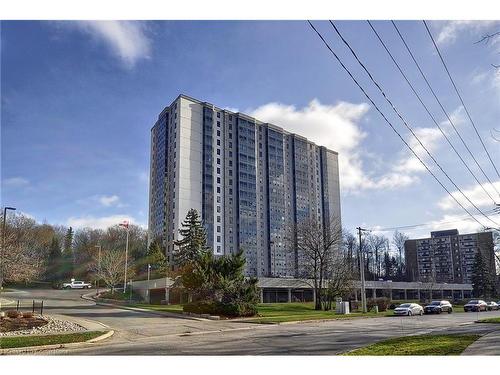 709-55 Green Valley Drive, Kitchener, ON - Outdoor With Facade