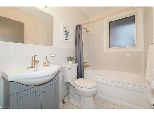 1388 Concession Road, Cambridge, ON - Indoor Photo Showing Bathroom