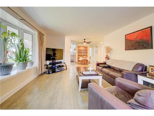 138 Coleman Street, Innerkip, ON - Indoor Photo Showing Living Room