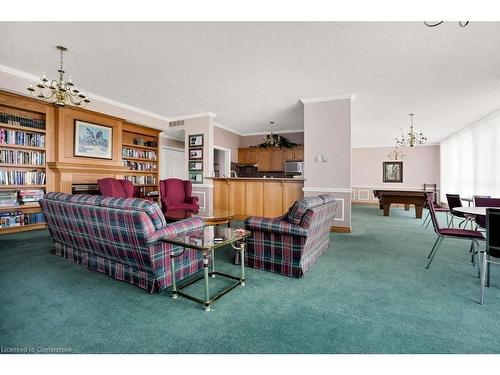 402-2 Lancaster Street E, Kitchener, ON - Indoor Photo Showing Living Room