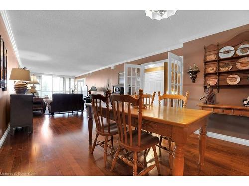 402-2 Lancaster Street E, Kitchener, ON - Indoor Photo Showing Dining Room