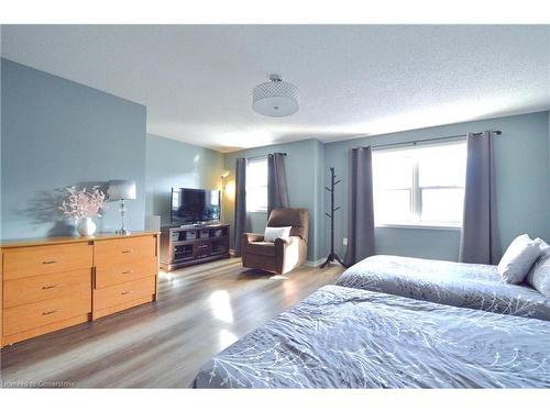 76-30 Imperial Road S, Guelph, ON - Indoor Photo Showing Bedroom