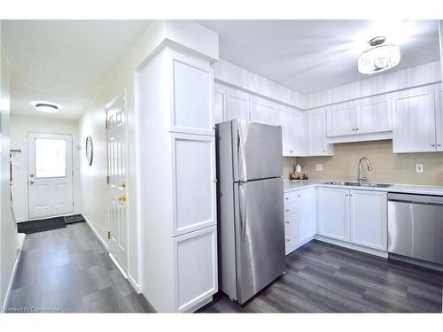 76-30 Imperial Road S, Guelph, ON - Indoor Photo Showing Kitchen