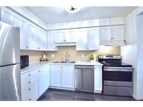 76-30 Imperial Road S, Guelph, ON - Indoor Photo Showing Kitchen With Double Sink