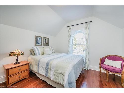 59 Menno Street, Waterloo, ON - Indoor Photo Showing Bedroom